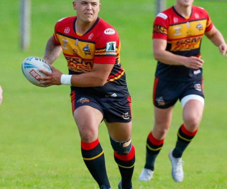 TOMLINSON SIGNS FOR 2025