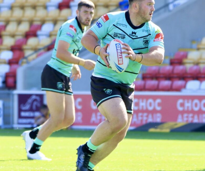 SUMMERS RE-SIGNS FOR 2025