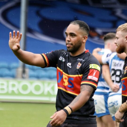 TOMLINSON RE-SIGNS FOR 2025