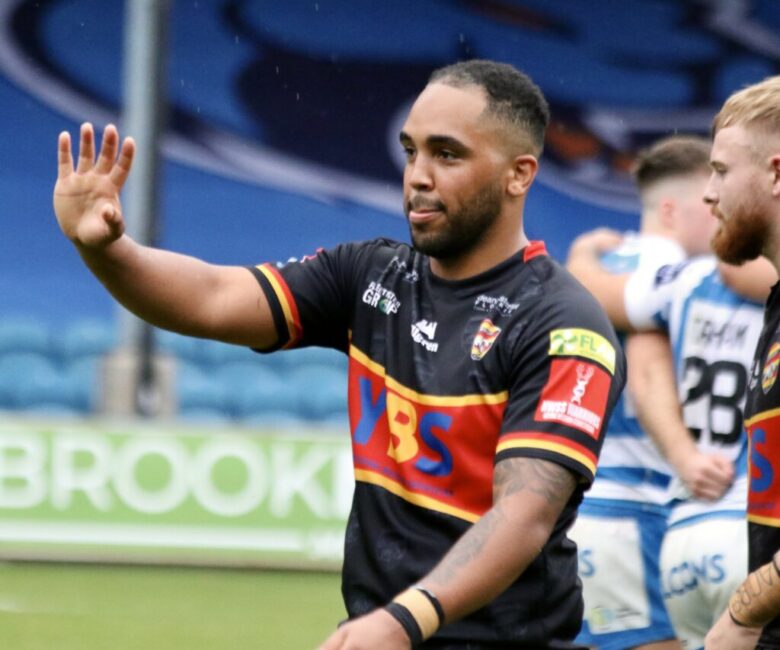 TOMLINSON RE-SIGNS FOR 2025