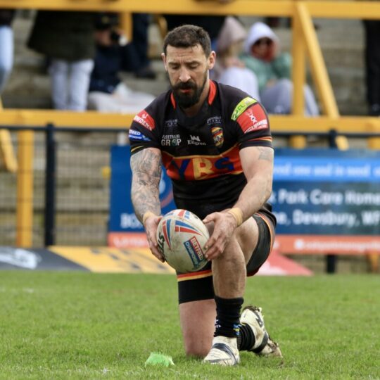 SYKES RE-SIGNS FOR 2025