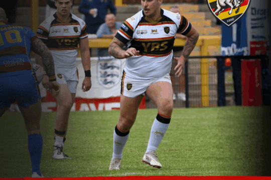 Toby Everett Re-signs For 2026